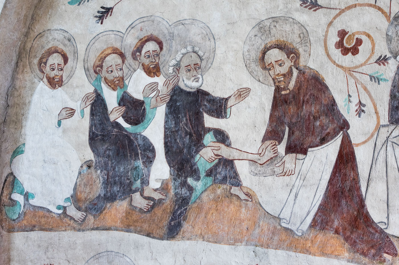 Fottvagningen, Kristus tvår sina lärjungars, här Petri, fötter - Tensta kyrka