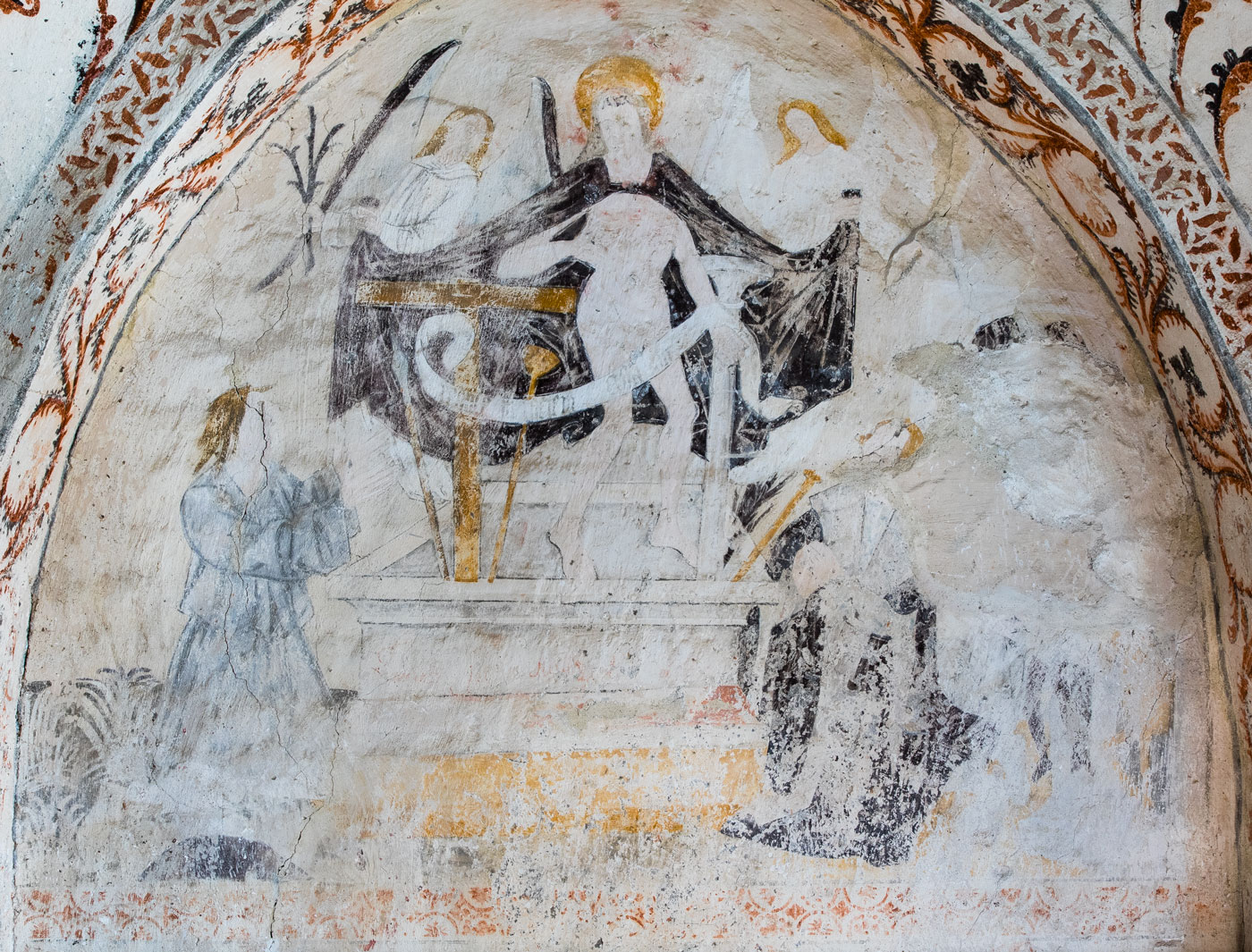 Kristus som Smärtomannen, stående på graven, omgiven av passionssymbolerna, korset, pelaren, spjutet, röret med svampen, spik med mera - Tensta kyrka