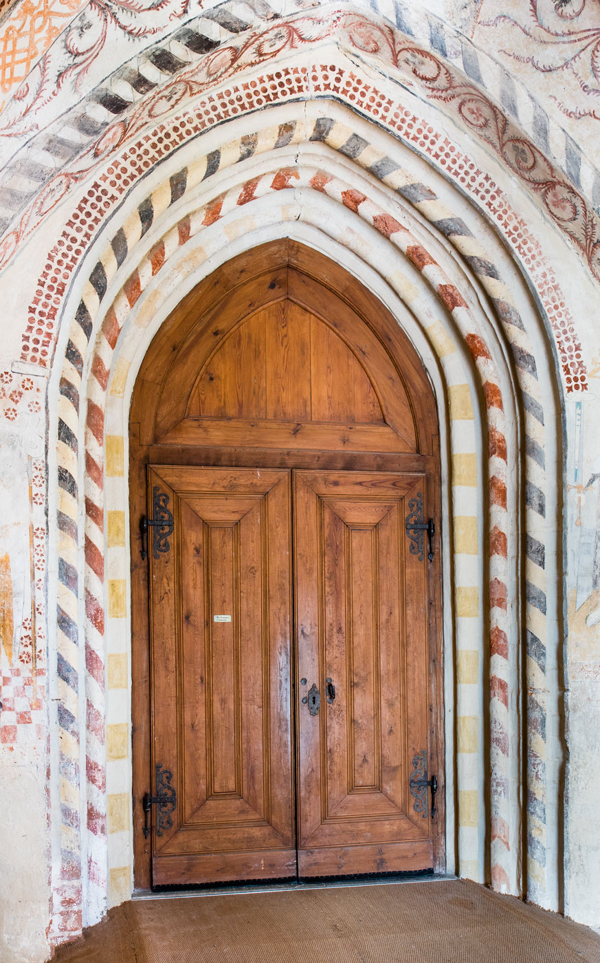 Portal in till kyrkan - Tensta kyrka