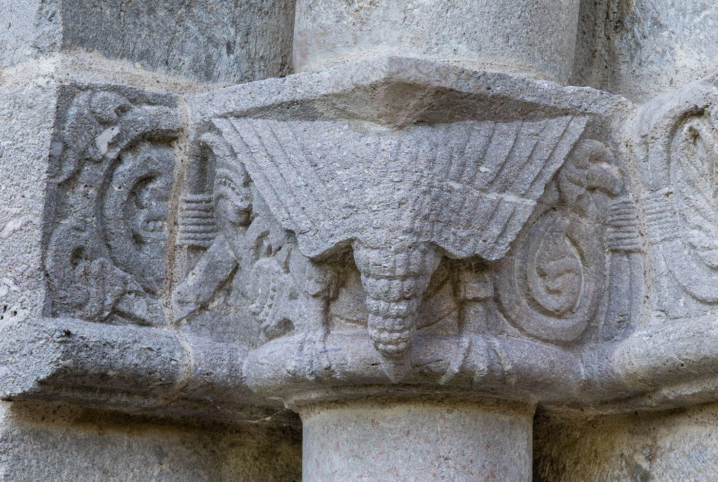 Långhusportalen, relief - Levide kyrka