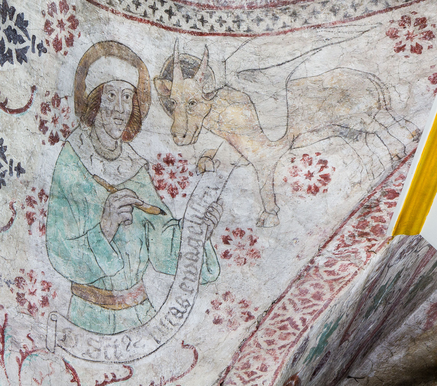 Evangelisten Lukas med sin symbol, oxen (S) - Almunge kyrka