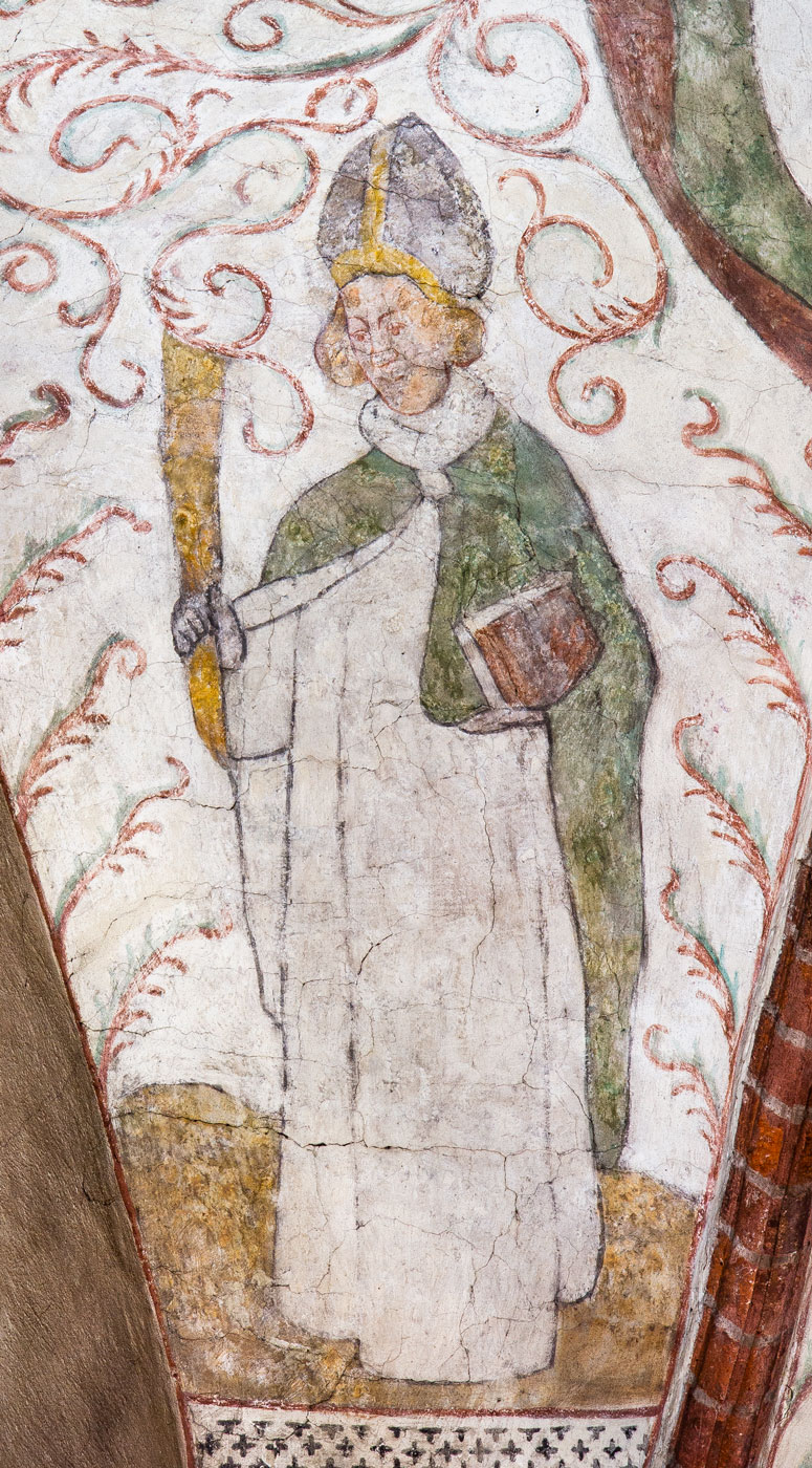 Biskop med grön mässhake och mitra utan gloria (S) - Helga Trefaldighets kyrka