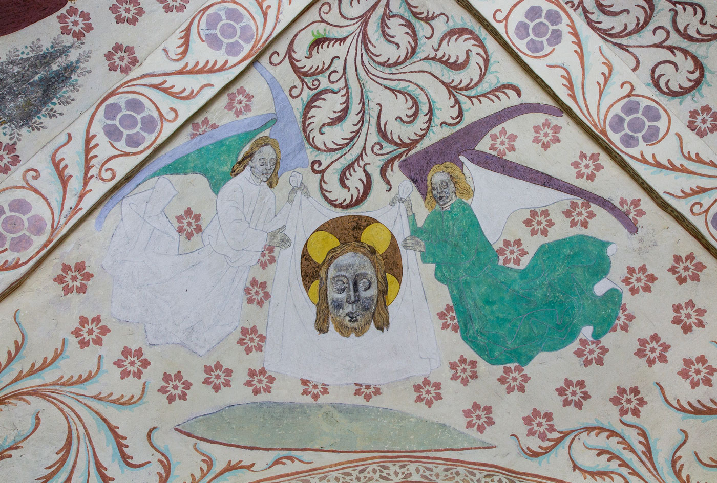Veronikas svetteduk som hålls av änglar - Husby-Sjutolfts kyrka