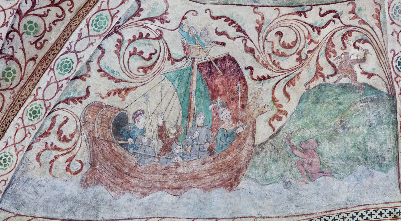 Harald (okrönt man med spjut) med sina män i Olofs skepp Ormen - Ösmo kyrka