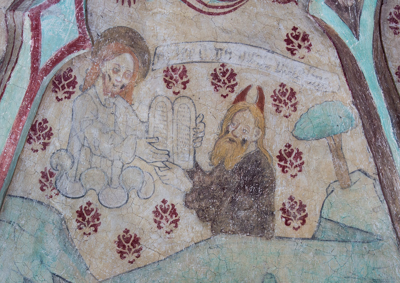 Detalj ur Mose mottager Lagens tavlor på Sinai berg - Österunda kyrka