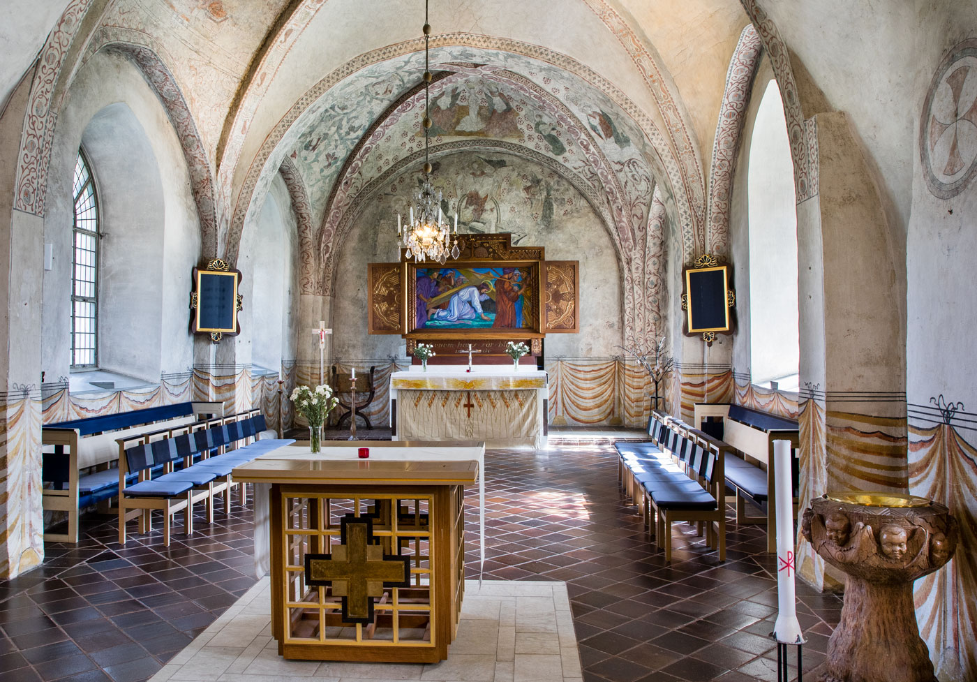 Interior mot öster - Torshälla kyrka
