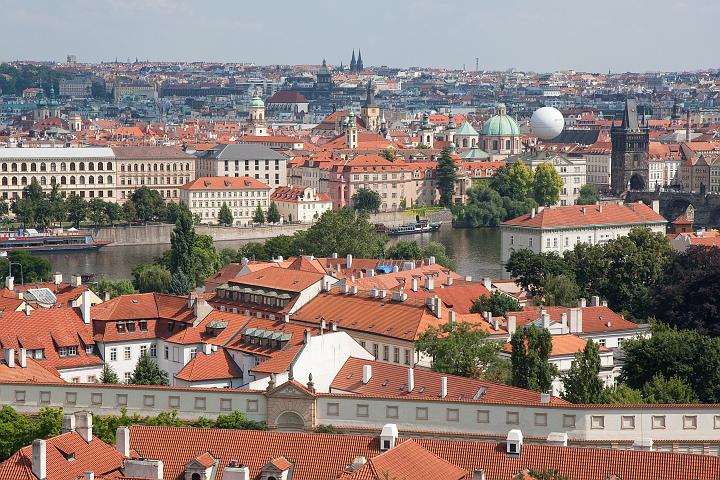 2010-07-16_251_Prag_-_Hradcany_utsikt_over_staden.JPG - Prag - Hradcany, utsikt över staden
