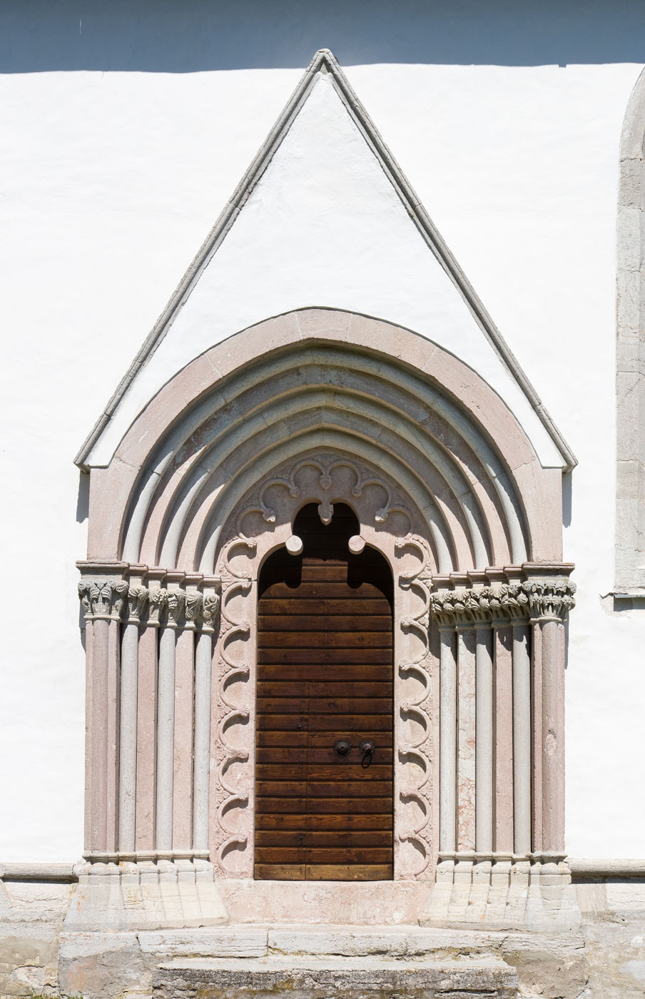 Korportalen - Alskogs kyrka