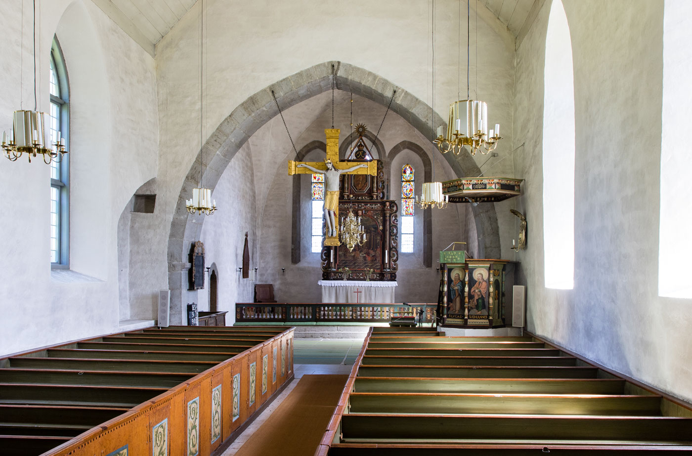 Interiör mot öster - Alskogs kyrka