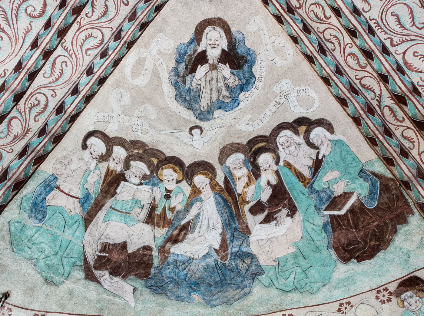 Pingstundret, dvs. den Helige Andes utgjutande över apostlarna; Ovanför inom en molnkrans en bröstbild av Fadern - Floda kyrka