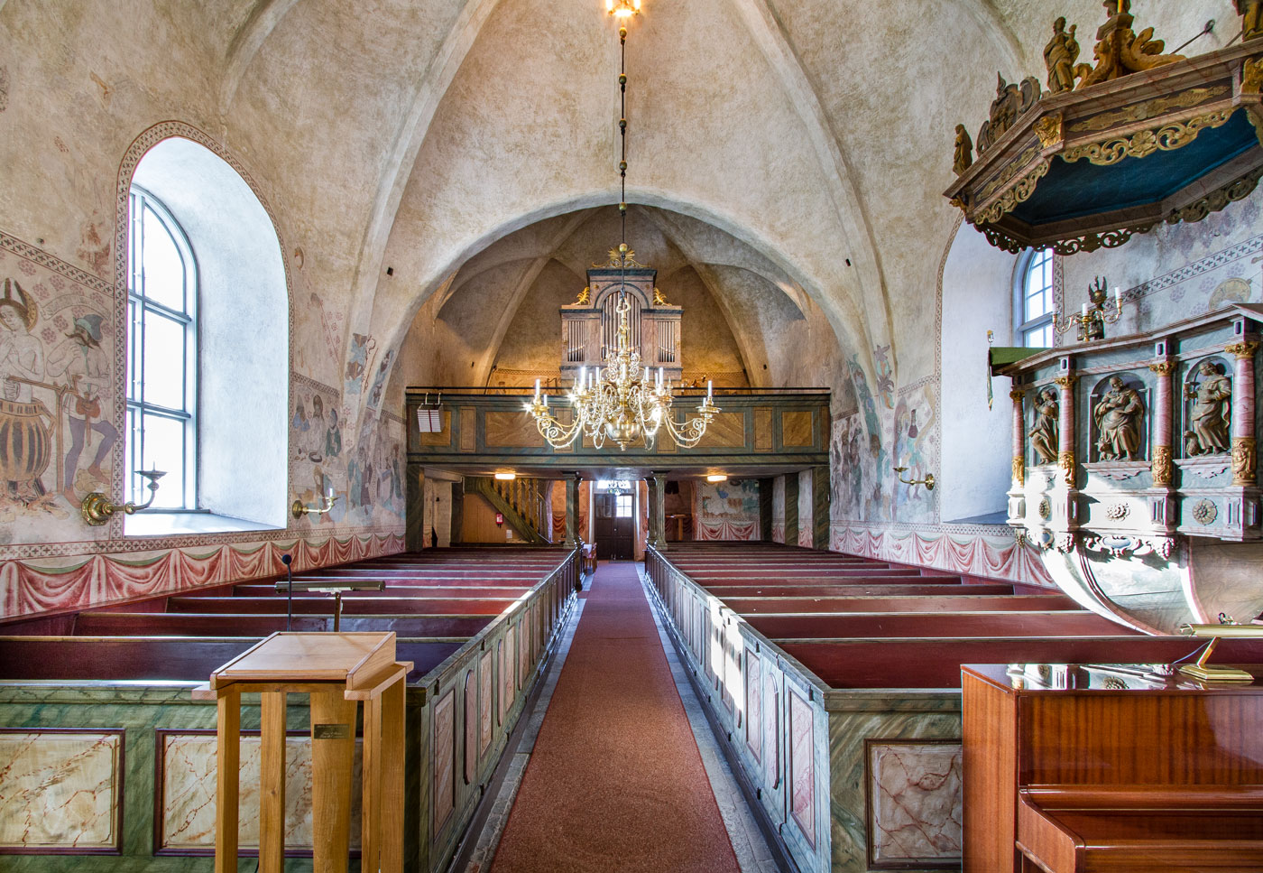 Interiör mot väster - Husby-Sjutolfts kyrka