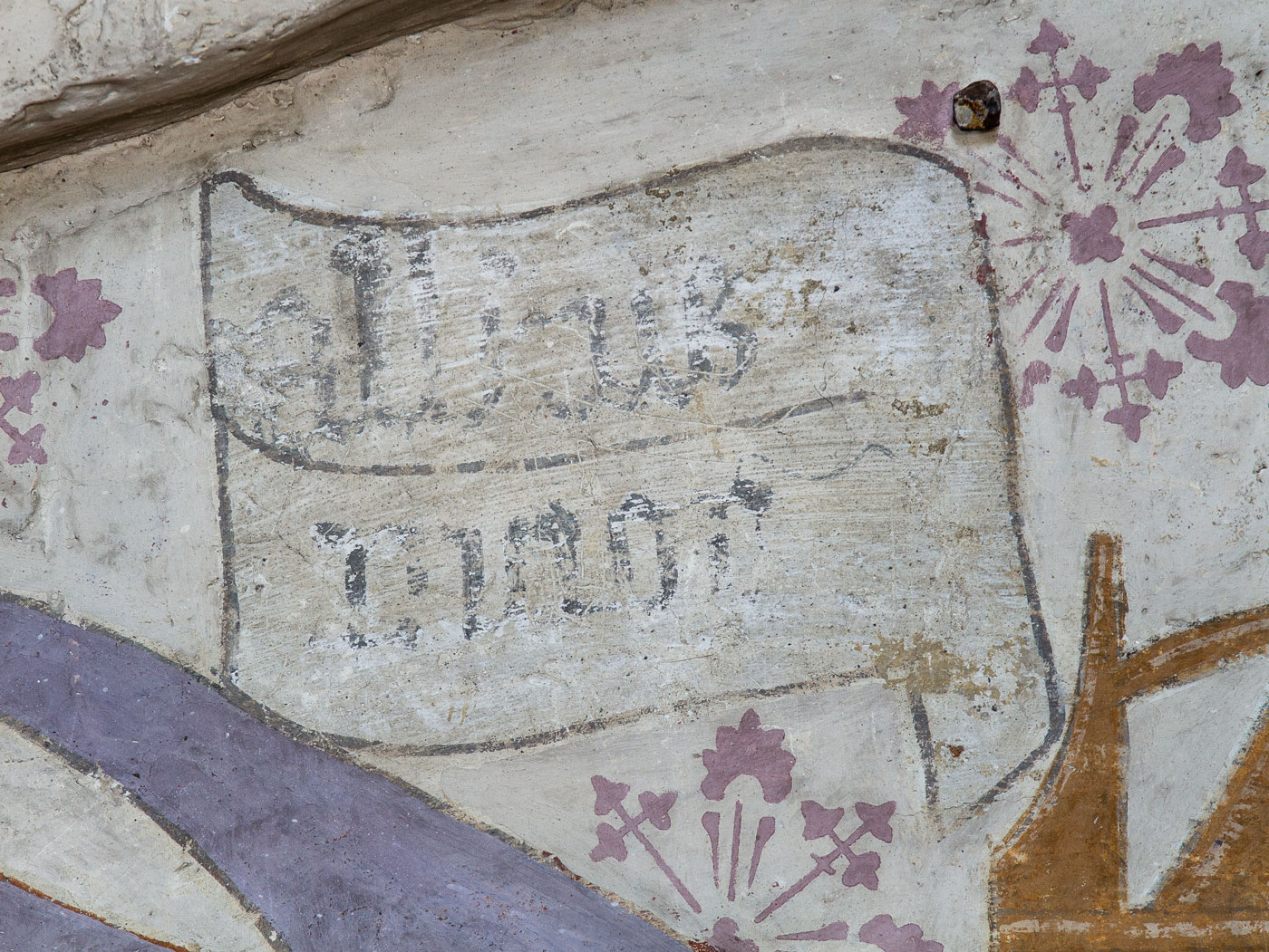 Albertus Pictors signering i motivet Två svävande änglar med ett ciborieliknande kärl mellan sig - Husby-Sjutolfts kyrka