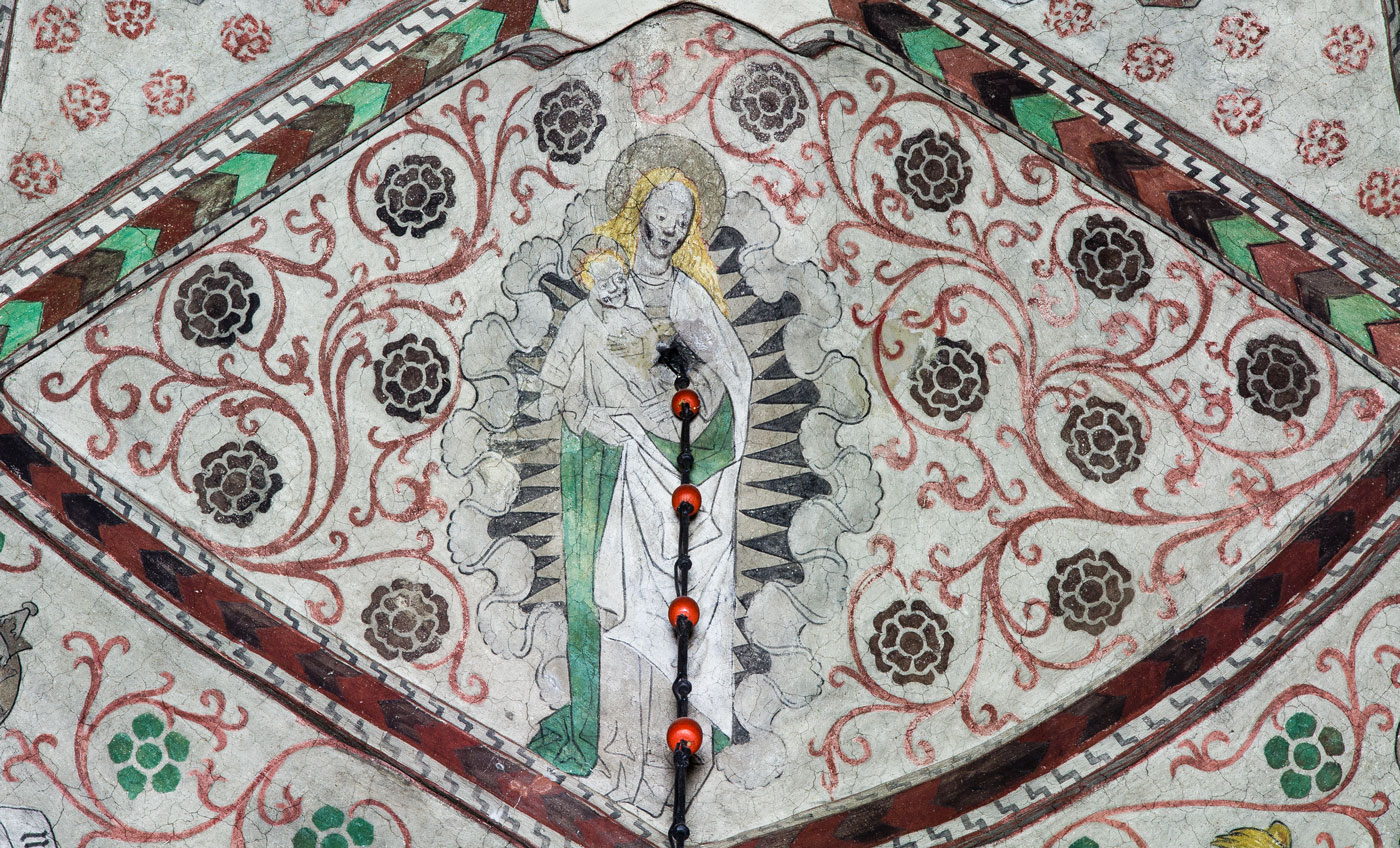 Madonnan i strål- och molnmandorla - Kumla kyrka