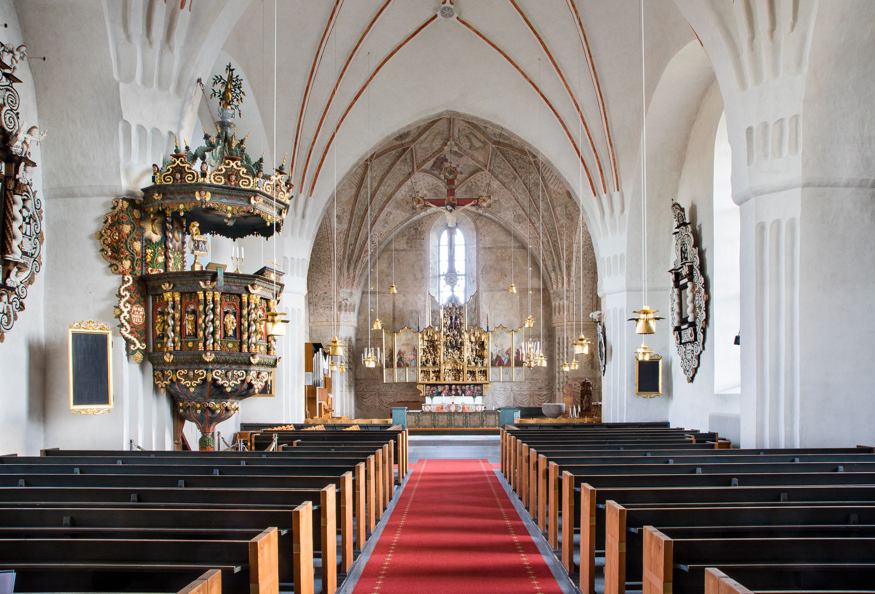 Interiör mot öster - Nederluleå kyrka