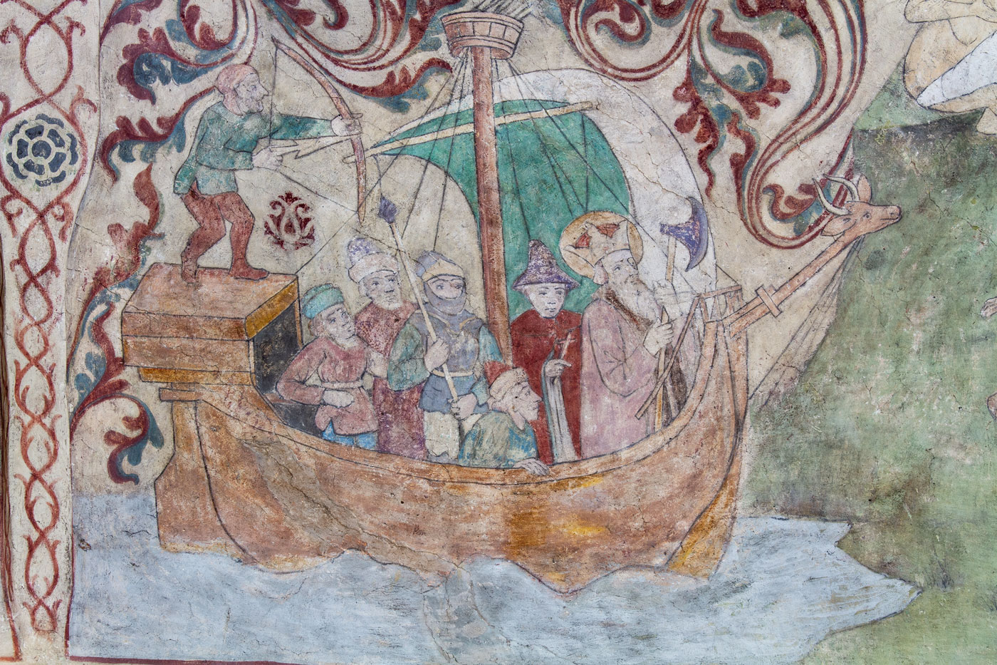Detalj ur S:t Olof med krona och yxa med sitt följe i Haralds skepp Oxen - Ösmo kyrka
