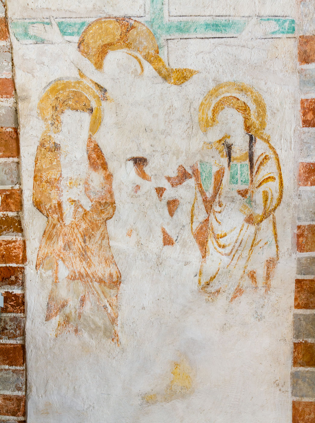 Korsfästelsen med Maria och Johannes (S), målning från 1200-talets slut - Övergrans kyrka