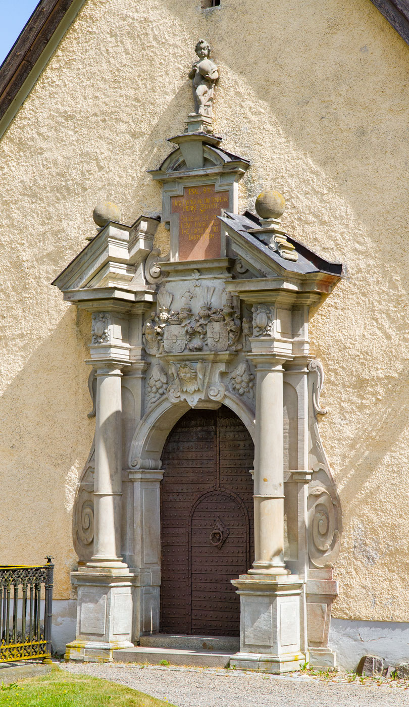 Västra portalen - Vadsbro kyrka