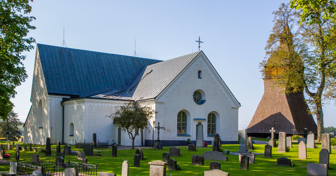 Kyrka och klockstapel - Vittinge kyrka