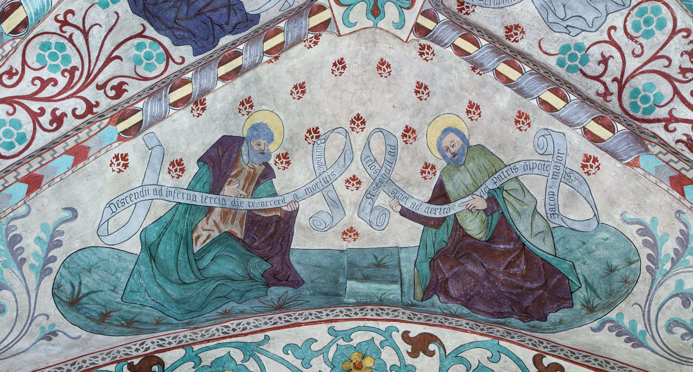 Bartolomeus och Jakob d.ä. hållande språkband med delar ur Credo (Trosbekännelsen) - Vittinge kyrka